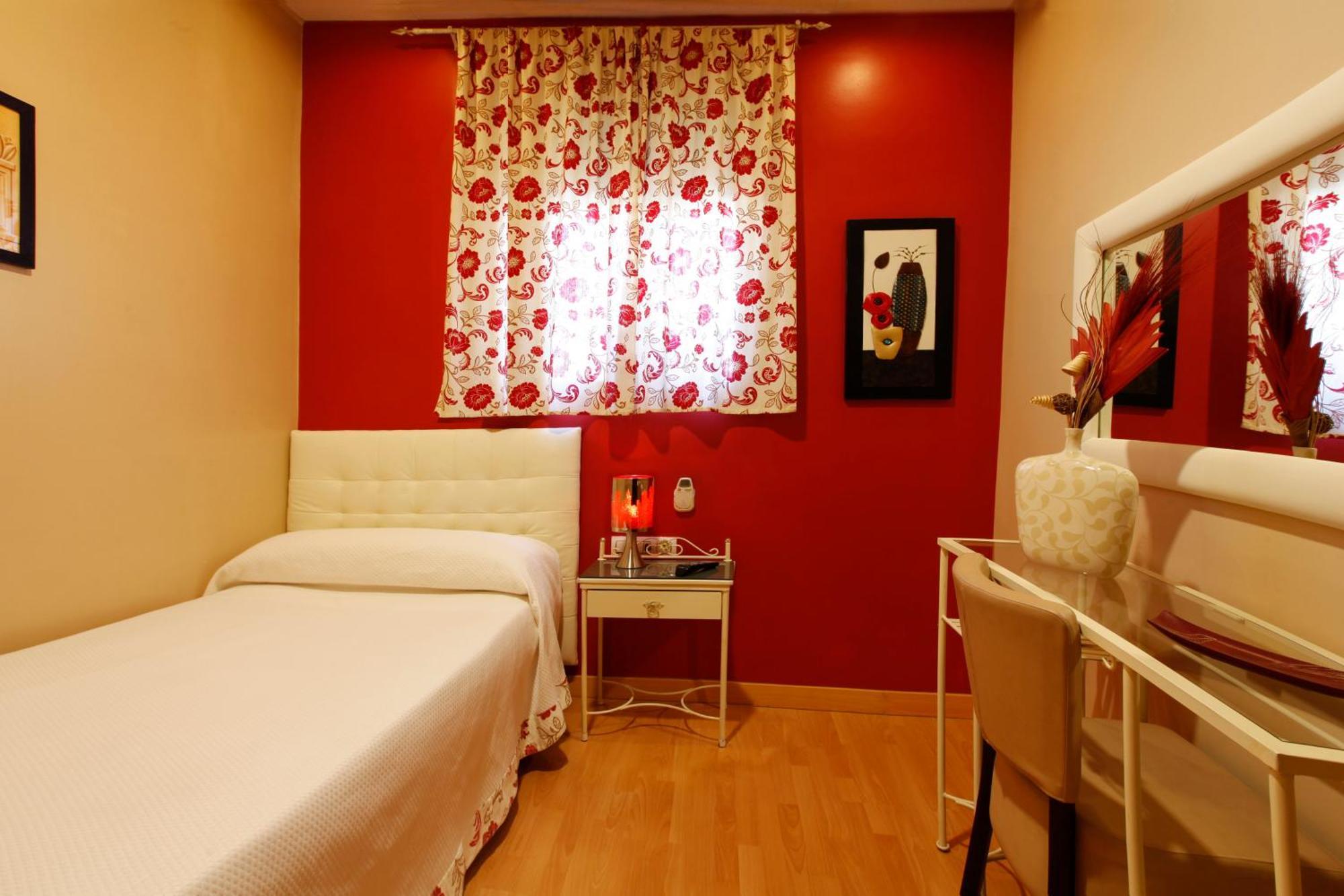 Hostal Paris San Fernando Esterno foto