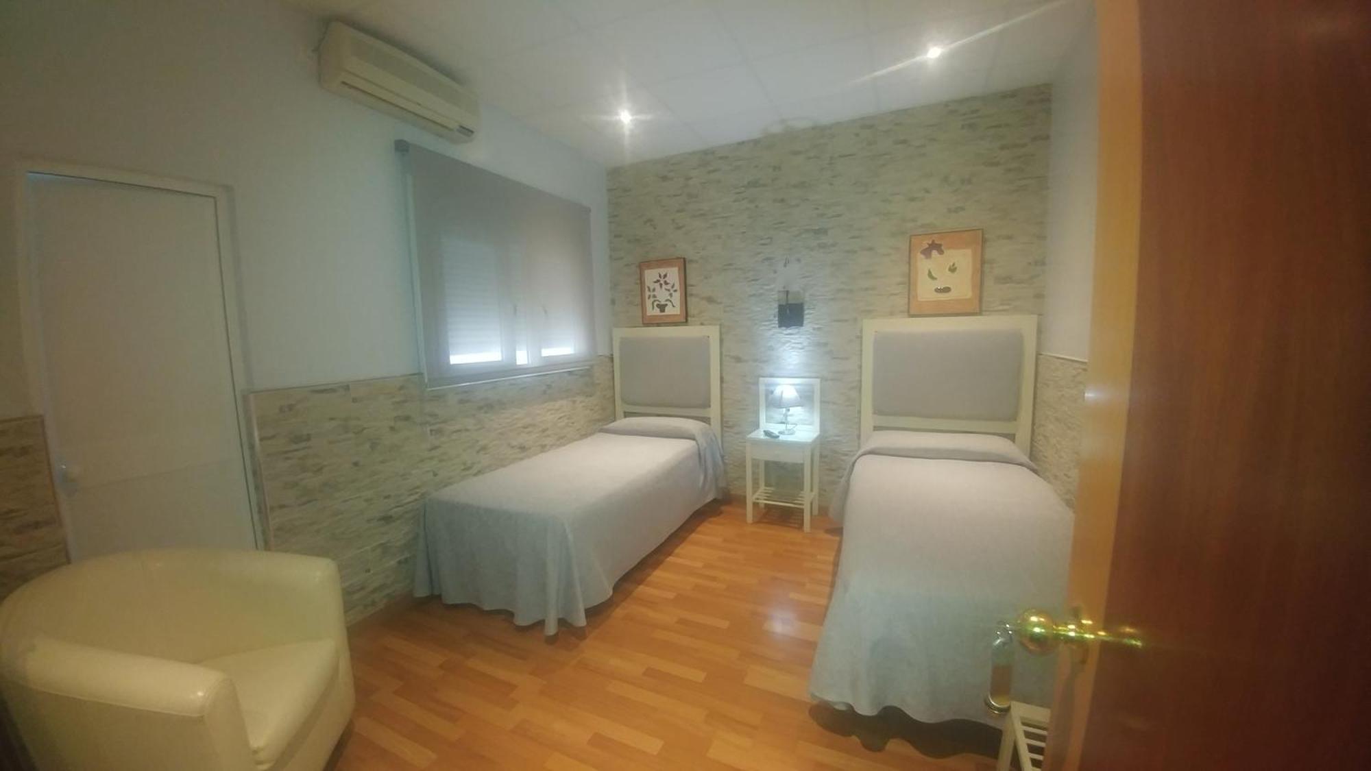 Hostal Paris San Fernando Esterno foto