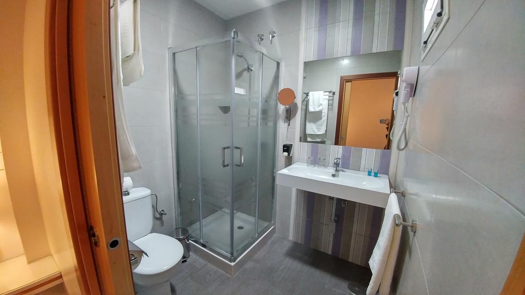 Hostal Paris San Fernando Esterno foto