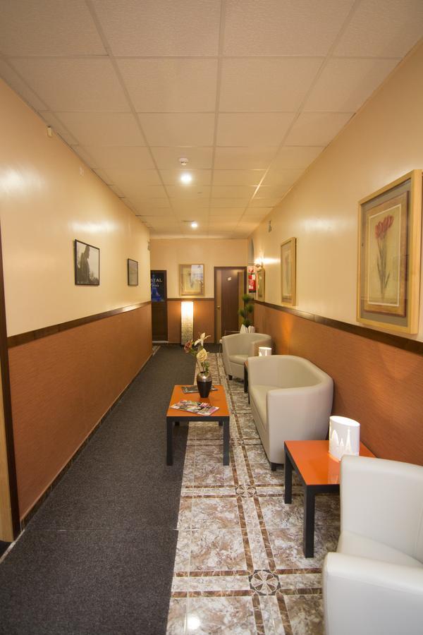 Hostal Paris San Fernando Esterno foto